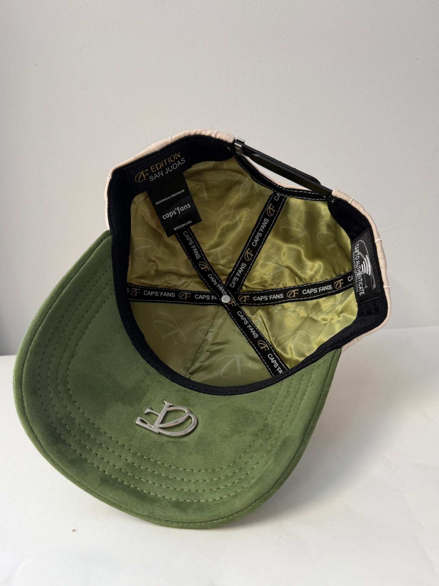 Gorra San Judas beige green